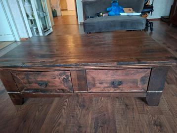 Salontafel met bijpassende lamp