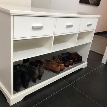 Nette witte sidetable