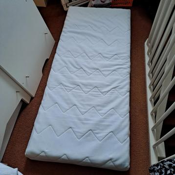 Kindermatras maat 70 cm  bij160 cm gratis