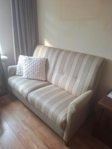 Gratis Tweezitsbank - Comfortabel en Stijlvol