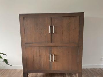 Eikenhouten meidenkast