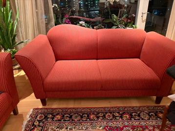 Gratis 2,5- en 3-zits bank – nette staat – ophalen in Delft