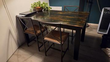 Gratis Eethoek met 4 Stoelen - Zelf Ophalen