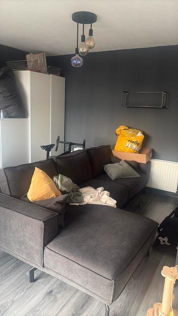 Gratis bank. Zsm ophalen, staat op zolder