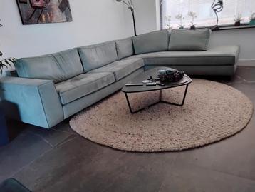 Gratis af te halen, mooie microleder hoekbank