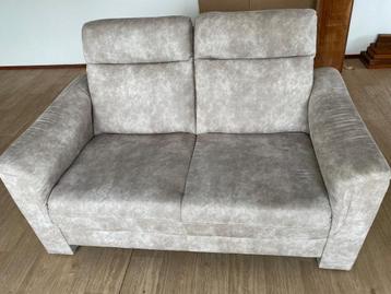 Bank, stoel en kist gratis af te halen