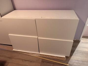 GRATIS Witte Besta kast met deuren - 120x42x77 cm