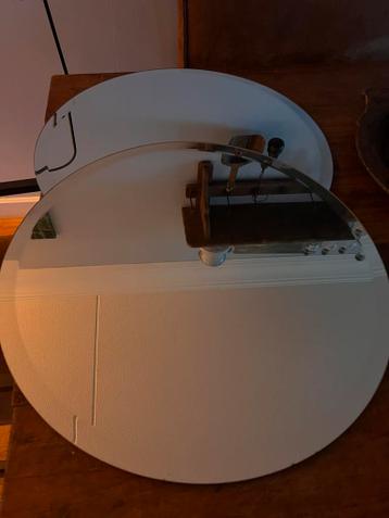 Gratis af te halen: 2 ronde spiegels met facetrand 60 cm