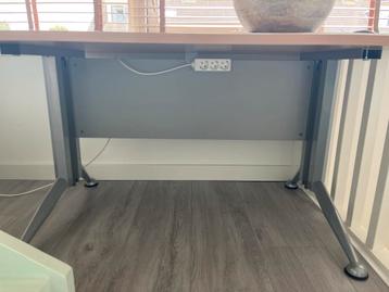 Bureau - Afmetingen zie foto's - Gratis afhalen