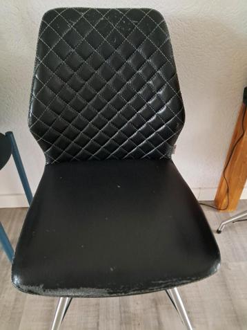 Gratis 4 Xooon eetkamerstoelen