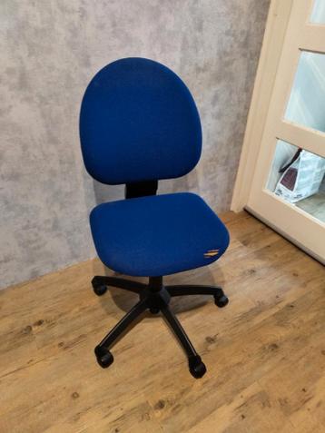 Bureau stoel klaar voor tweede ronde.