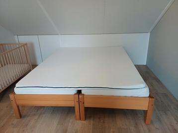 Houten ledikanten 90x220 met matras en topper