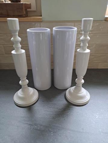 Twee vazen en kandelaars lichtpaars/lila