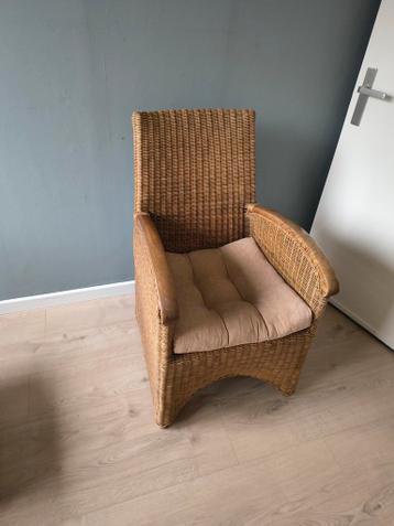 VANDAAG GRATIS AFHALEN Stoel met Armleuningen