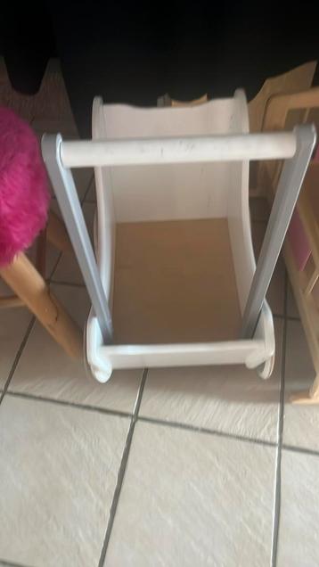 Popenwagentje van hout. Gratis