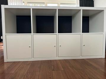 Witte IKEA Boekenkast - 8 vakken, 4 deurtjes