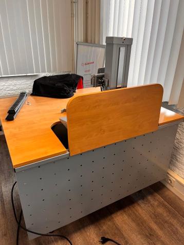 6 werkende hoog/laag bureaus