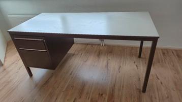 Gratis, stalen buro, bureau