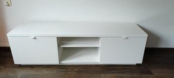 Tv-meubel Byas Ikea gratis af te halen