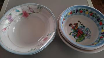 Gratis plastic kommen servies