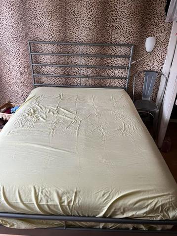 Ledikant met lattenbodem 140x 200