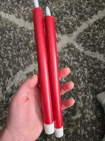 Set van 2 rode nep kaarsen