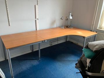 Groot hoekbureau gratis ophalen