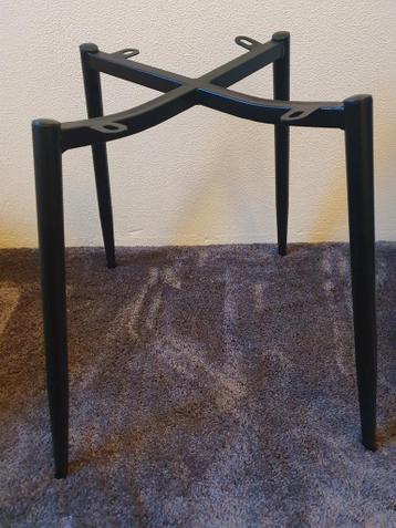 Onderstel voor kuipstoel mat zwart metaal