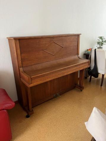 Oude piano - gratis op te halen