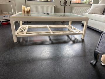 Salontafel met opbergruimte voor boeken/kranten