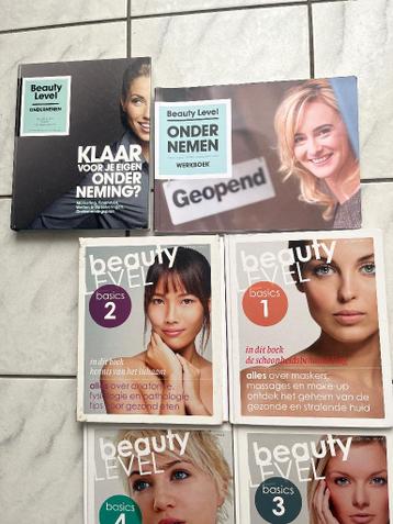 Boeken opleiding schoonheidsspecialiste en tourisme