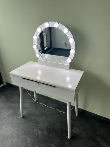 GRATIS: make up tafel wit