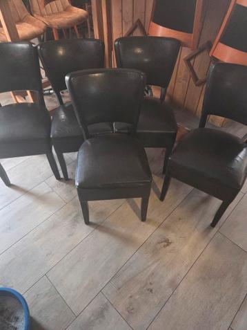 6 eetkamer stoelen,  gratis.