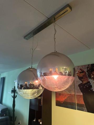 GRATIS: 2 prachtige bollen lampen