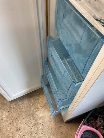 Vriezer met 4 laden en aflegplank