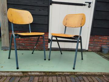 2 Stoelen. Gratis op te halen
