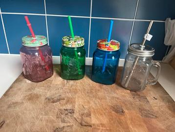 Set van 4 cocktailglazen met rietje