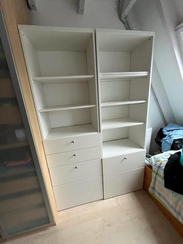 IKEA boekenkast met lades