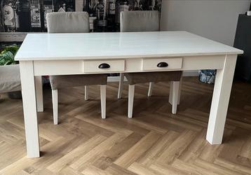 Stevige witte tafel - 160cm GRATIS