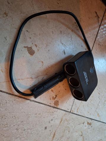 Autoladers 12V voor navigatie of USB etc.