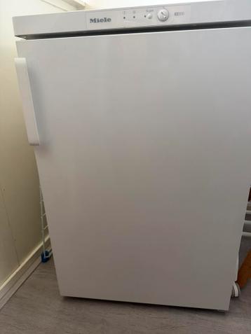 Gratis af te halen vrieskastje met 4 laden