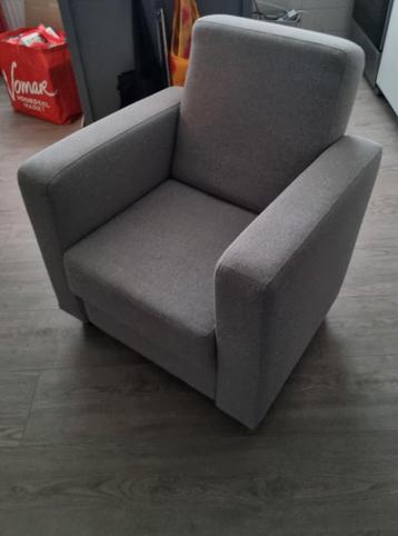 Leuke grijze fauteuil - kan nog prima mee!