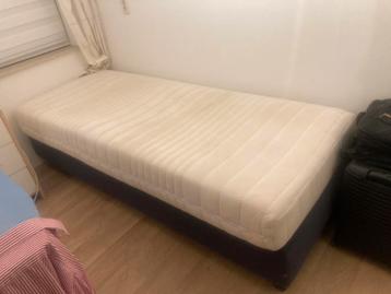 Pullman boxspring bed rolbaar