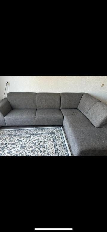 Grijze hoekbank