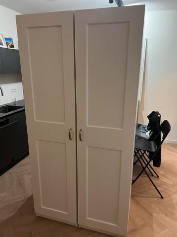 IKEA (KLEDING) KASTEN