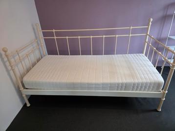 Eenpersoonsbed met lattenbodem - Gratis af te halen!