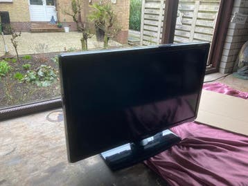 Philips Ambilight 37” LCD televisie met klein gebrek
