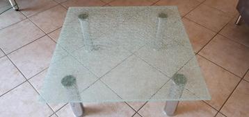 Gratis vierkante salontafel.