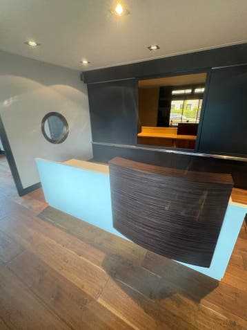 Receptie Bureau - Stijlvol en Functioneel