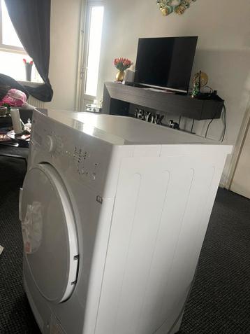 Droger gratis ophalen / werkt maar lekt van onder. Oud ijzer